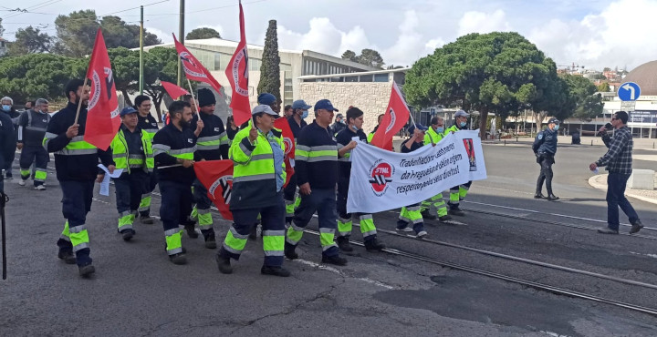 Trabalhadores cantoneiros de Belém fizeram manifestação e entregaram abaixo aassinado
