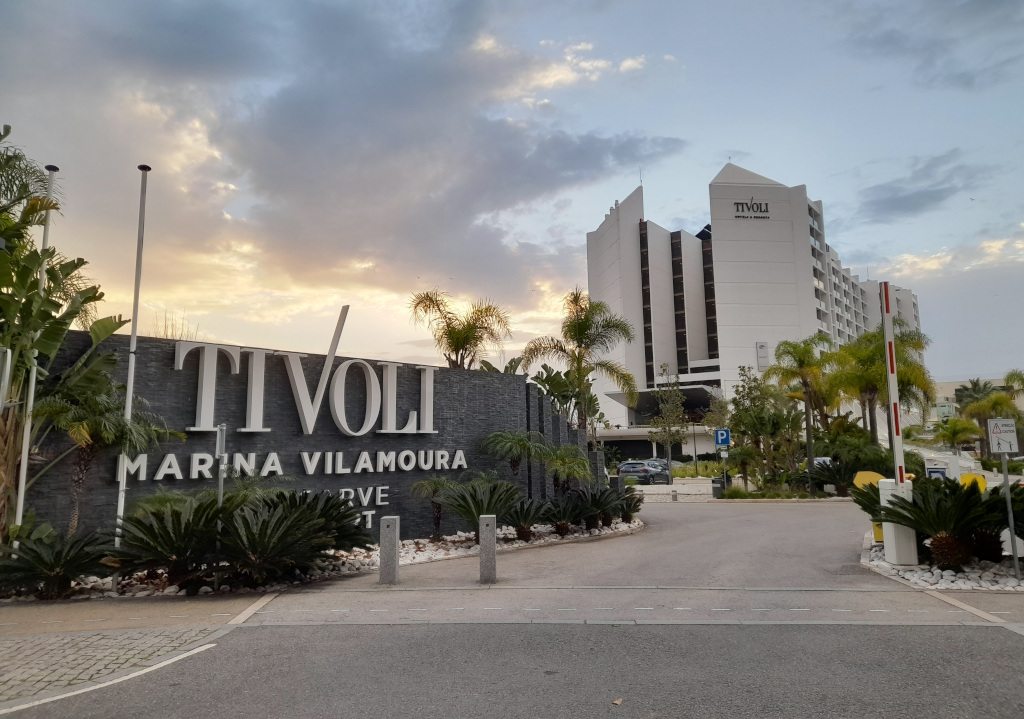 Hotel Tivoli Marina Vilamoura acolhe feira de emprego e despede trabalhadores