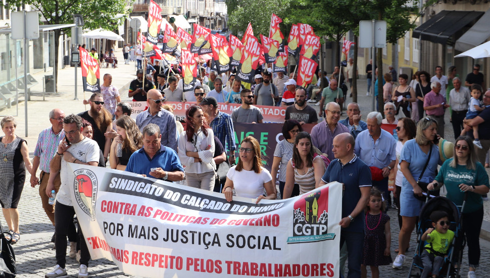 Concentração e protesto por mudança das políticas do Governo