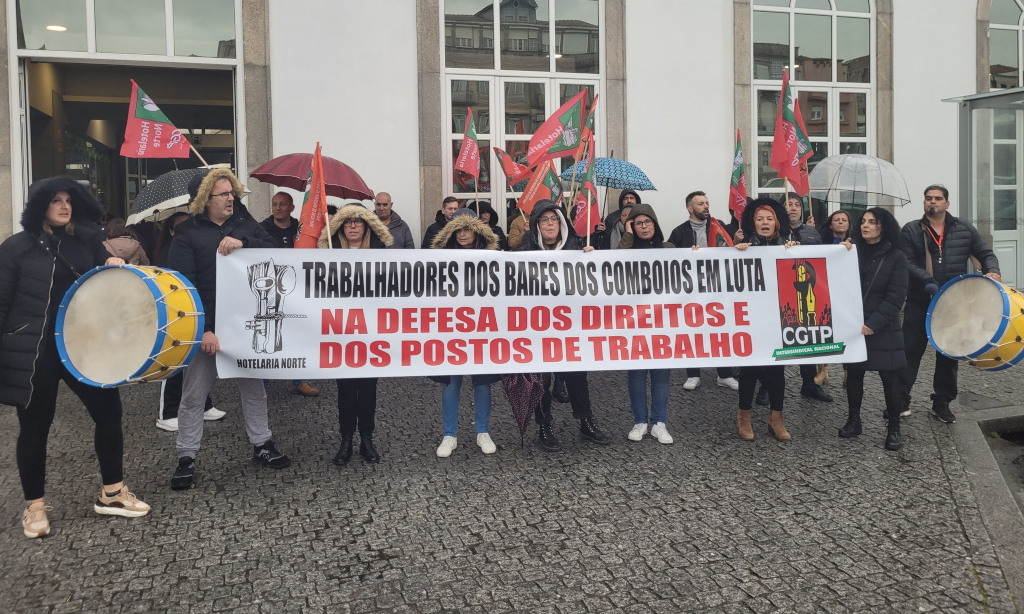 Grande adesão na greve dos bares dos comboios 