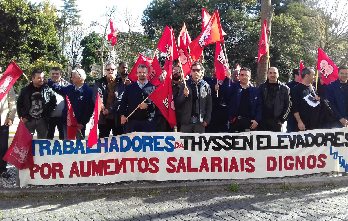 Trabalhadores da TK Elevadores em greve