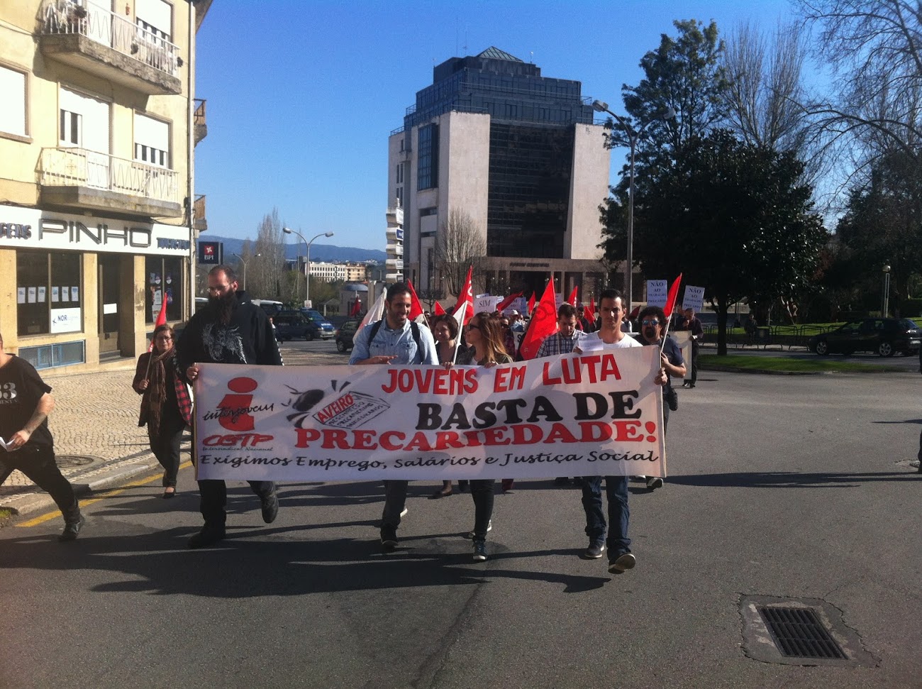 LEIRIA PRECARIEDADE